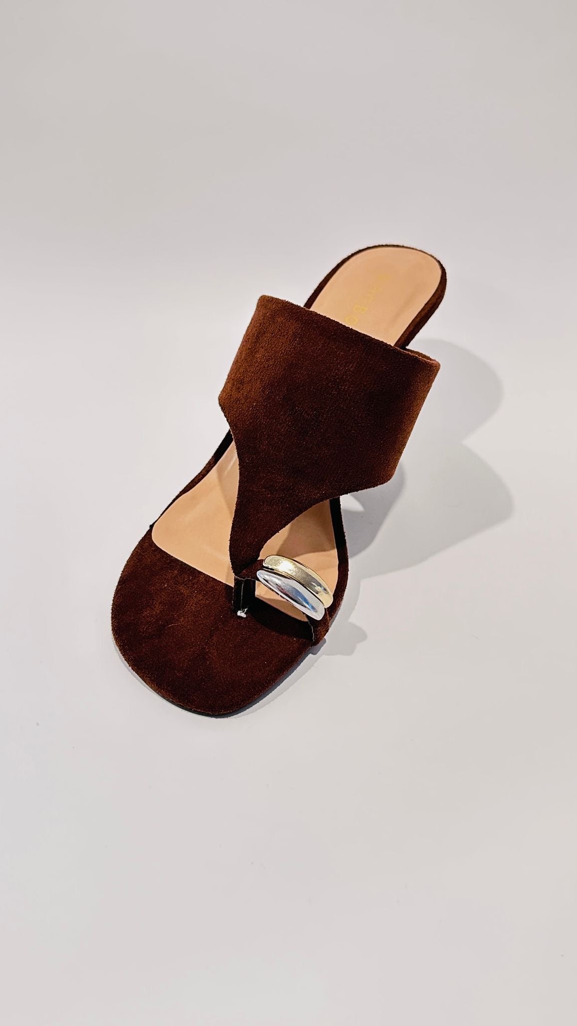 ITZEL HEELS
