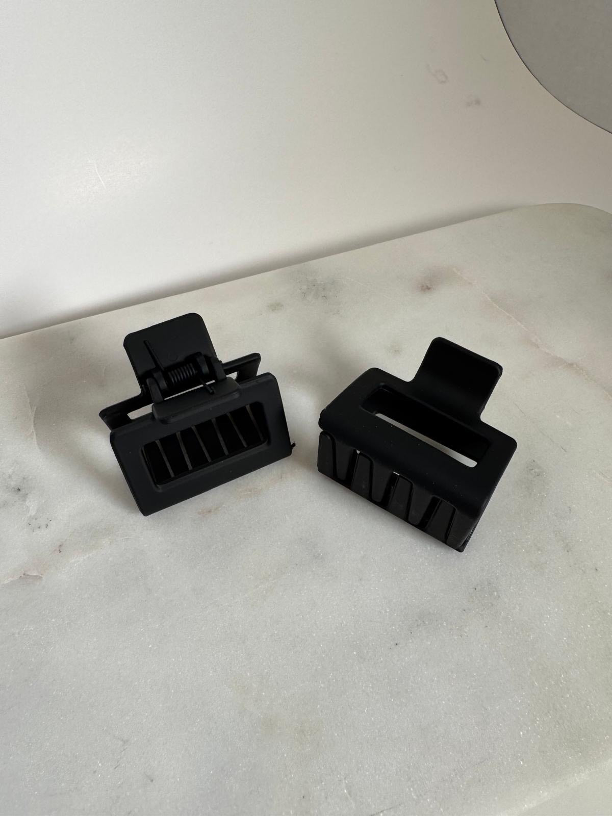 BLACK SMALL HAIR CLIP SET OF 2