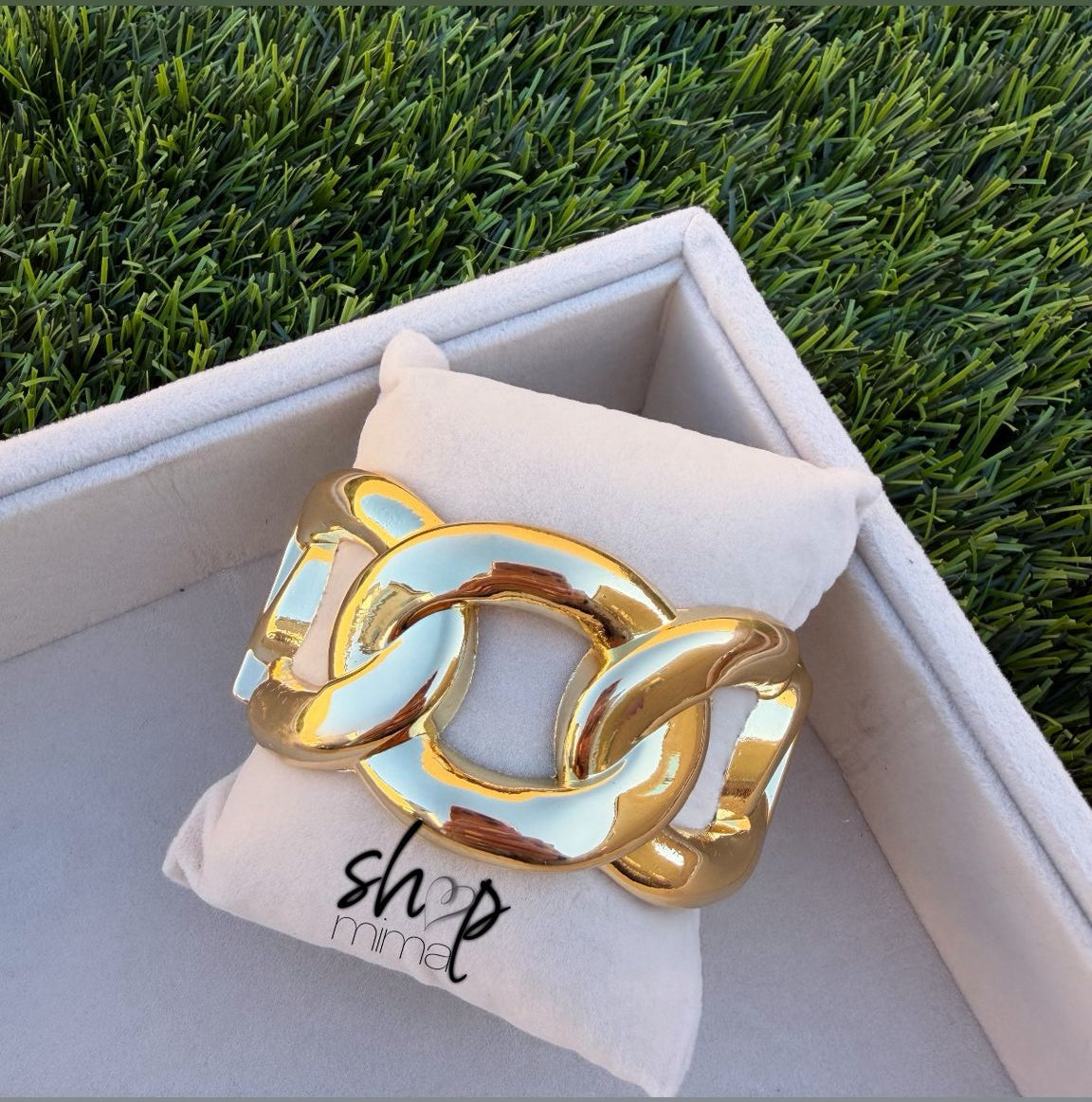 ELEGANT CIRCLE BANGLE BRACELET