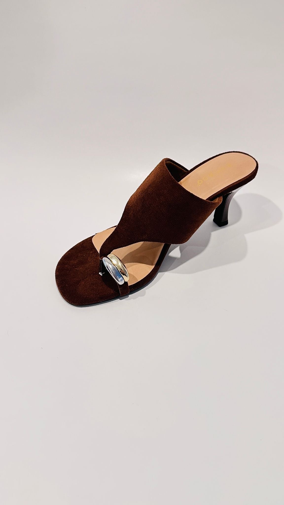 ITZEL HEELS