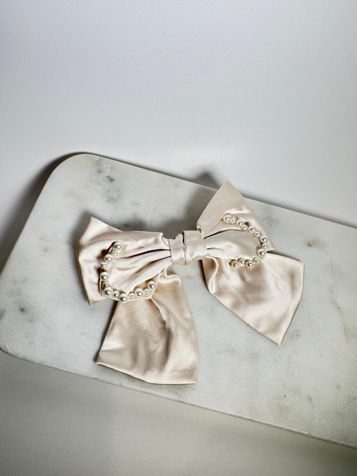 COQUETTE PEARL BOW