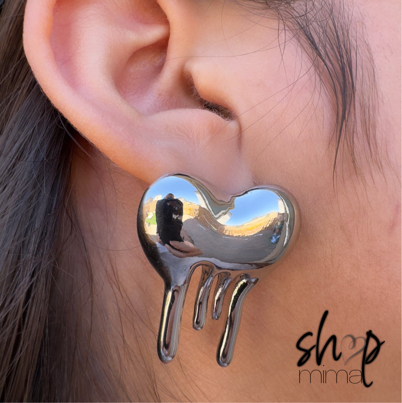 LEXA DROPLET HEART EARRINGS