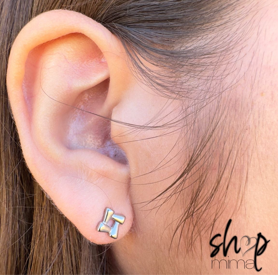 STUD CUADROS EARRINGS