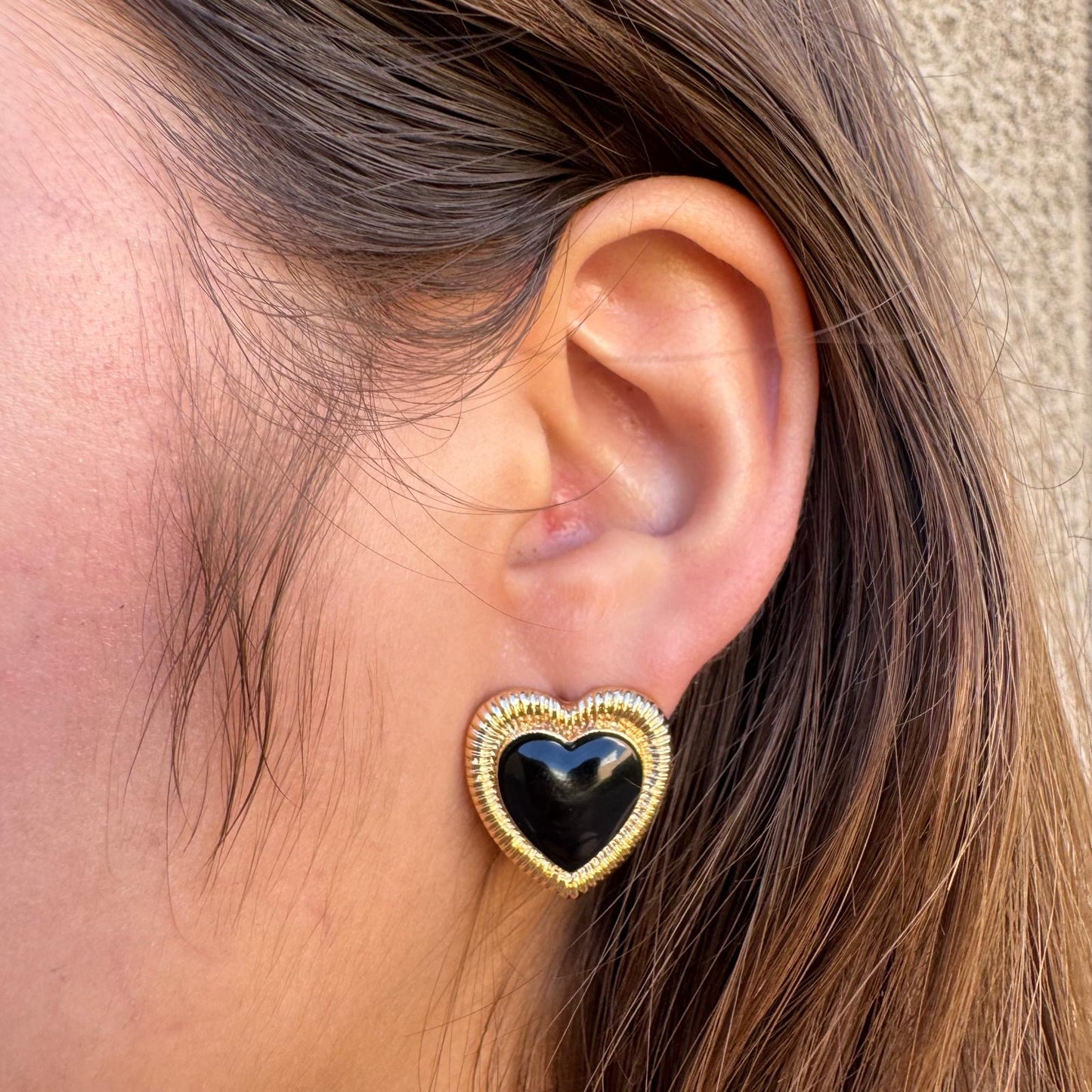 GOLD CLASS HEART EARRINGS