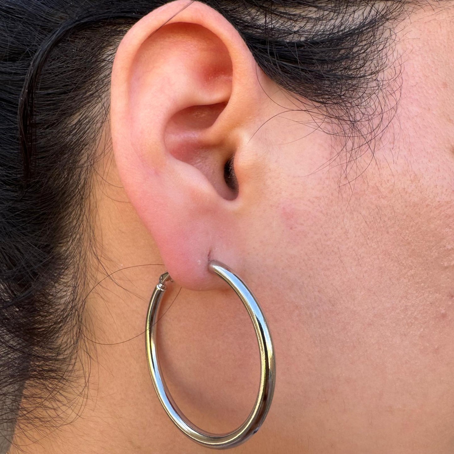 MEDIUM HOOPS EARRINGS