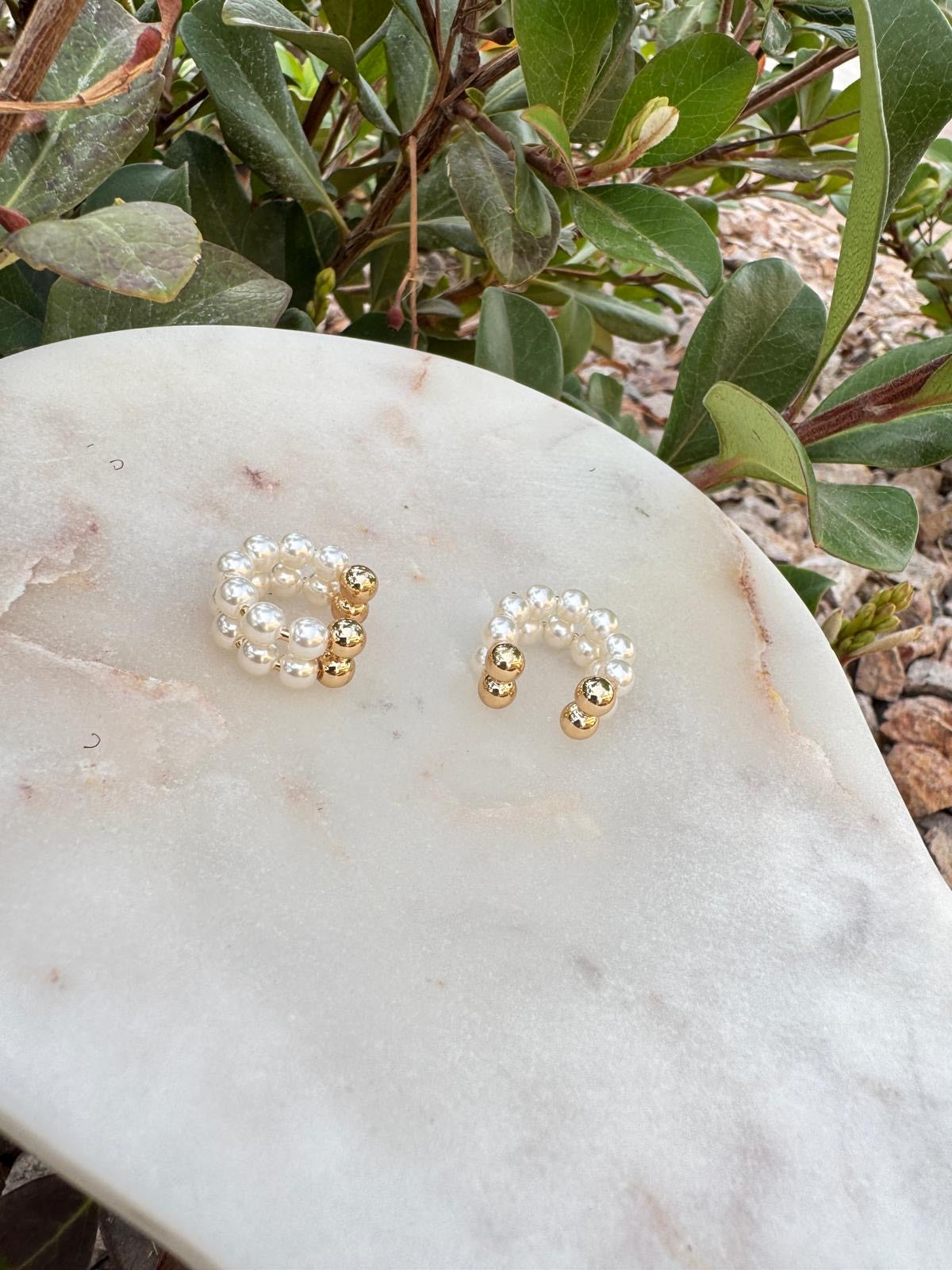 ANAHI PEARL GOLD EAR CUFF INDIVIDUALLY