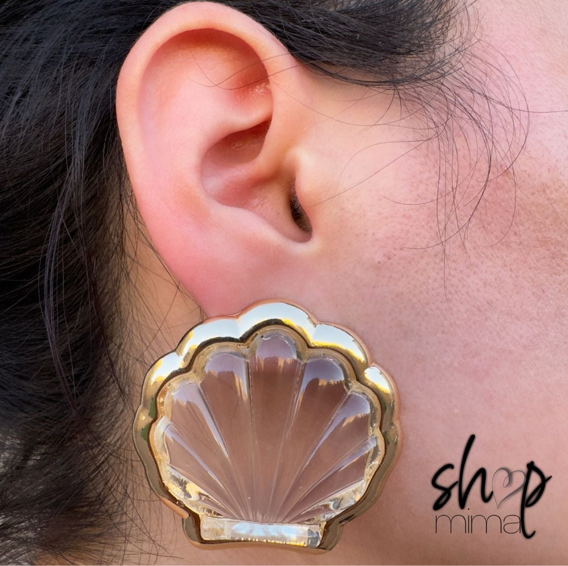 CLEAR SHELL EARRINGS