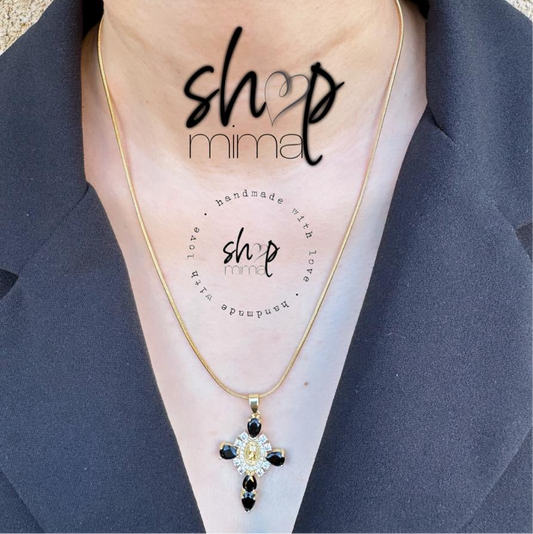 VIRGENCITA PIEDRA OSCURA NECKLACE