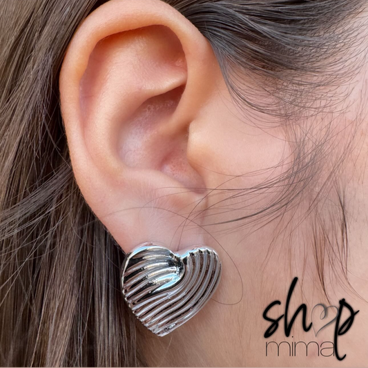 ITSARA HEART EARRINGS