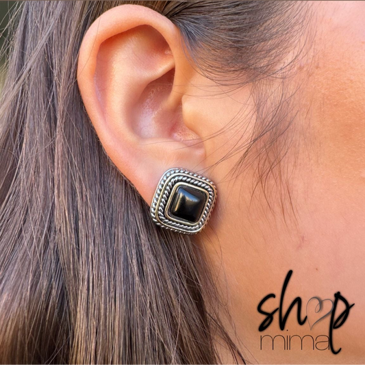 SMALL RETRO SQUARE EARRINGS